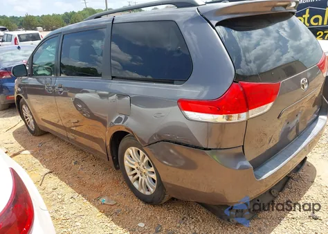 2013 Toyota Sienna Xle V6 8 Passenger из США, поврежденный, VIN 5TDYK3DC4DS372947